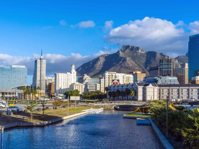 https://phenomglobaltravels.com/wp-content/uploads/2018/08/post_capetown_02-640x480.jpg