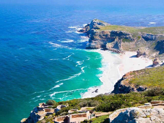 https://phenomglobaltravels.com/wp-content/uploads/2018/08/post_capetown_03-640x480.jpg